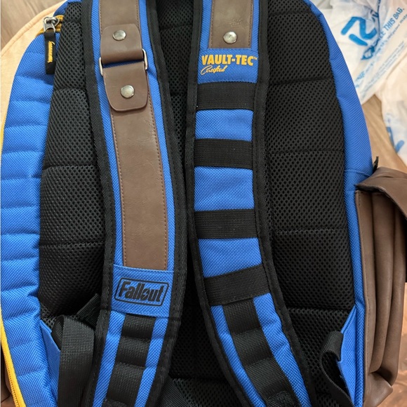 Fallout 4 Custom Men's Backpack - Picture 3 of 7